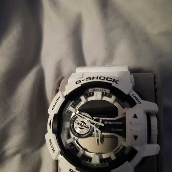 Mens white Gshock watch - Picture 2 of 7